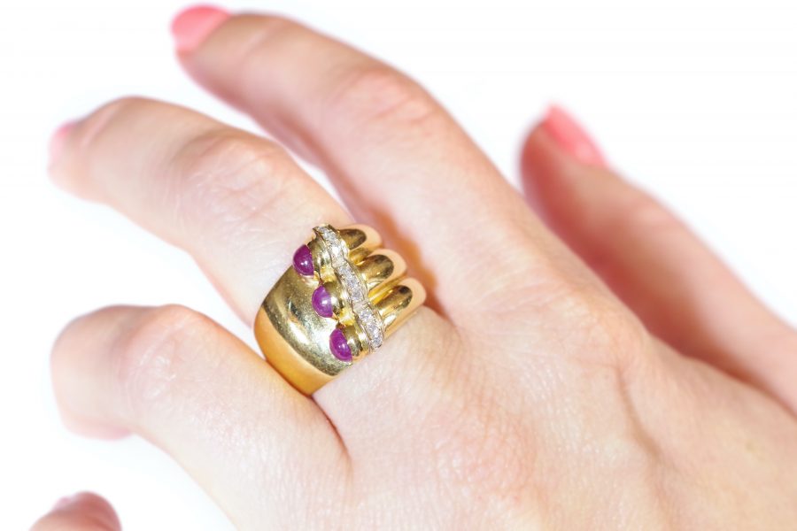 Ruby diamond gadroons ring in gold