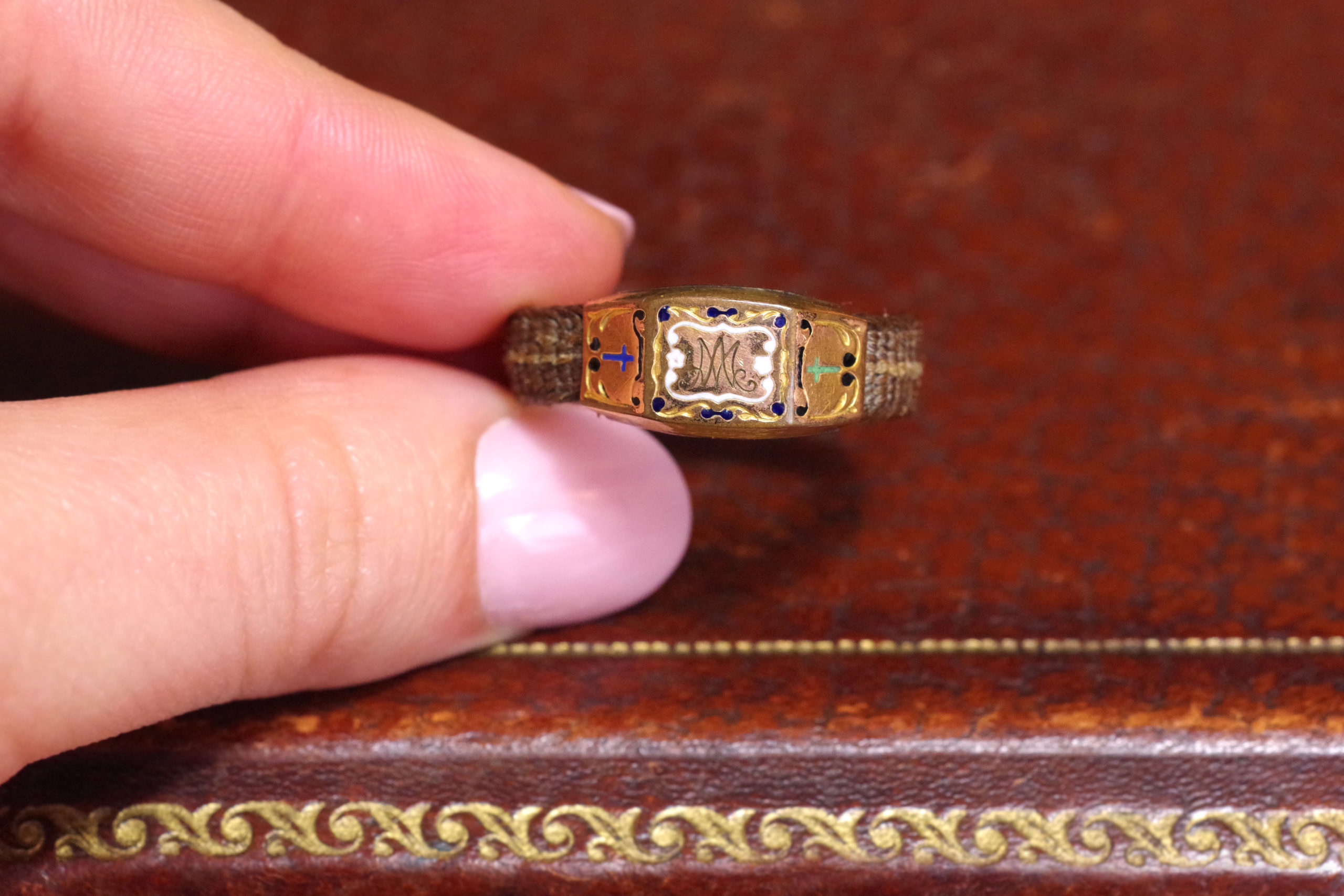 Larry Belmont Prevention Beneficiary Victorian hair mourning ring - Mourning jewelry - Maison Mohs