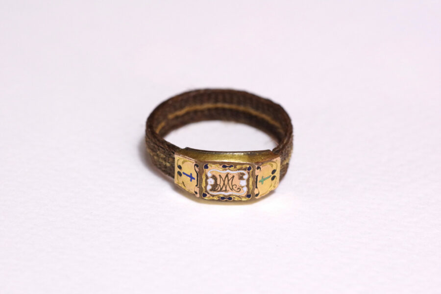 antique sentimental ring