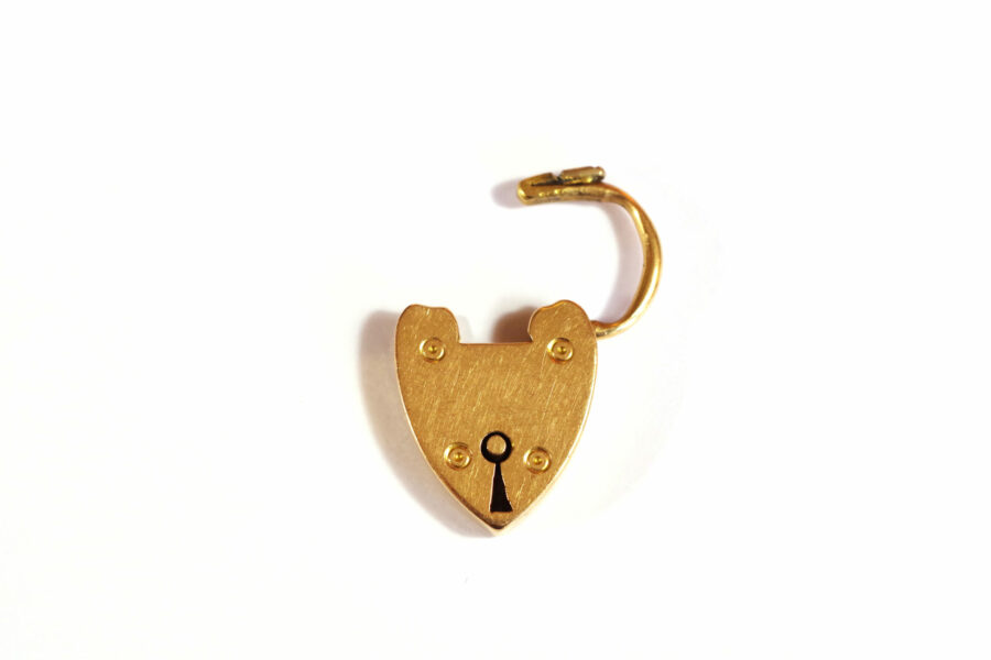antique clasp heart padlock in gold