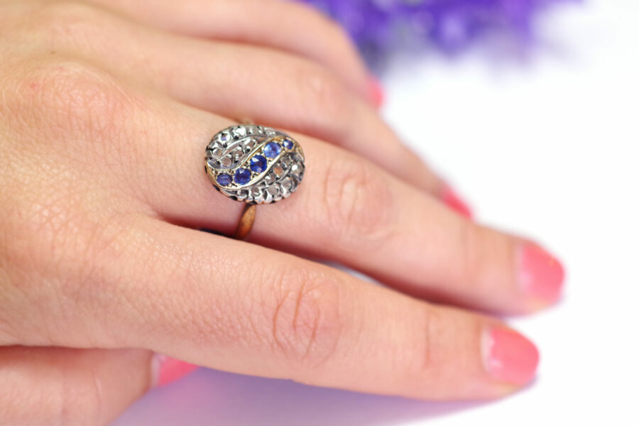 ovale ring sapphire and diamond