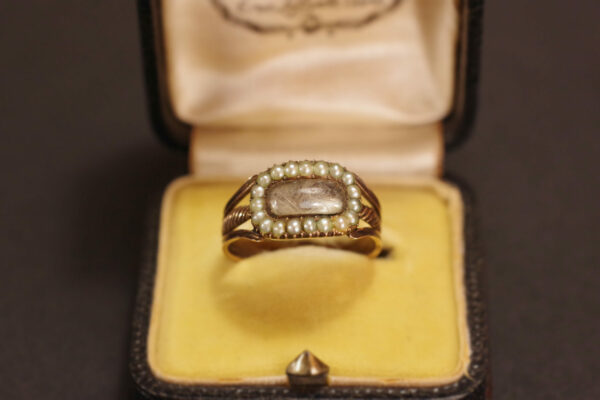 mourning ring in 10k gold