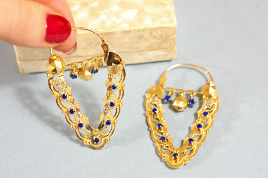 vintage French earrings in gold and synthetic sapphire