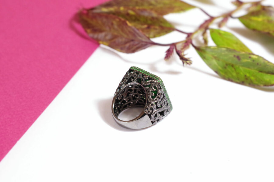 cocktail flower ring from Wendy yue maw sit sit jade