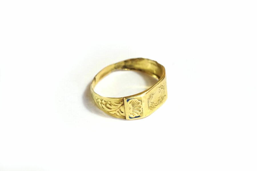 antique French wedding ring in gold