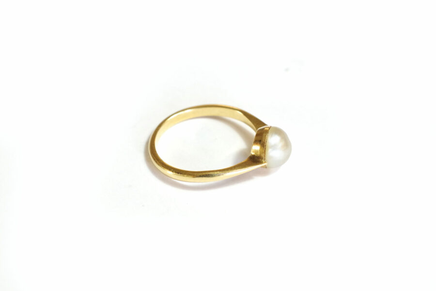 Art Deco pearl ring in 18k gold