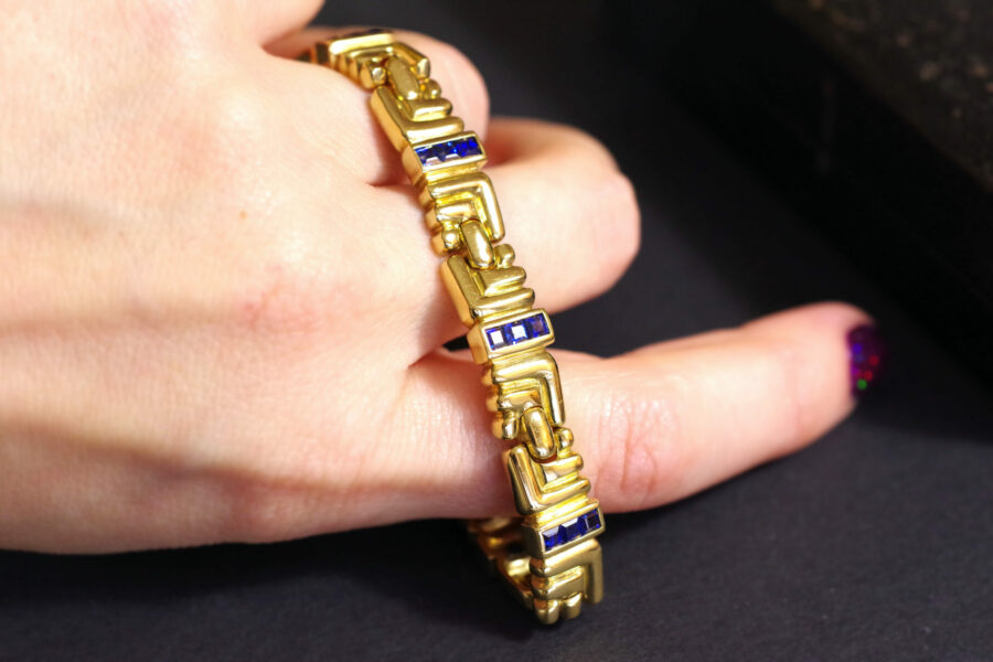 modern sapphire tennis bracelet in gold
