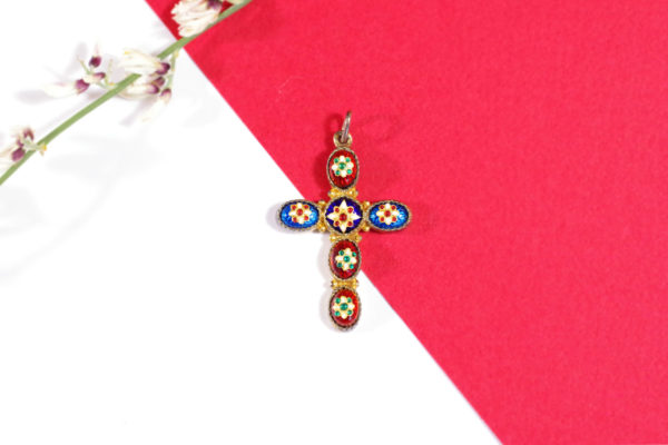 croix catholique en vermeil et émail bressan