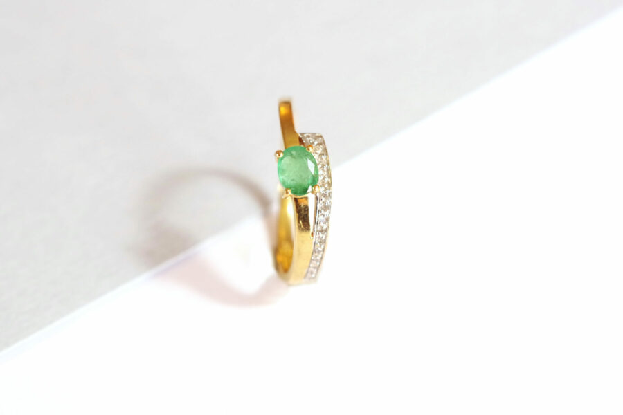 second hand emerald diamond ring in gold