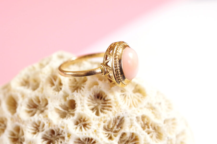 preowned coral ring in gold