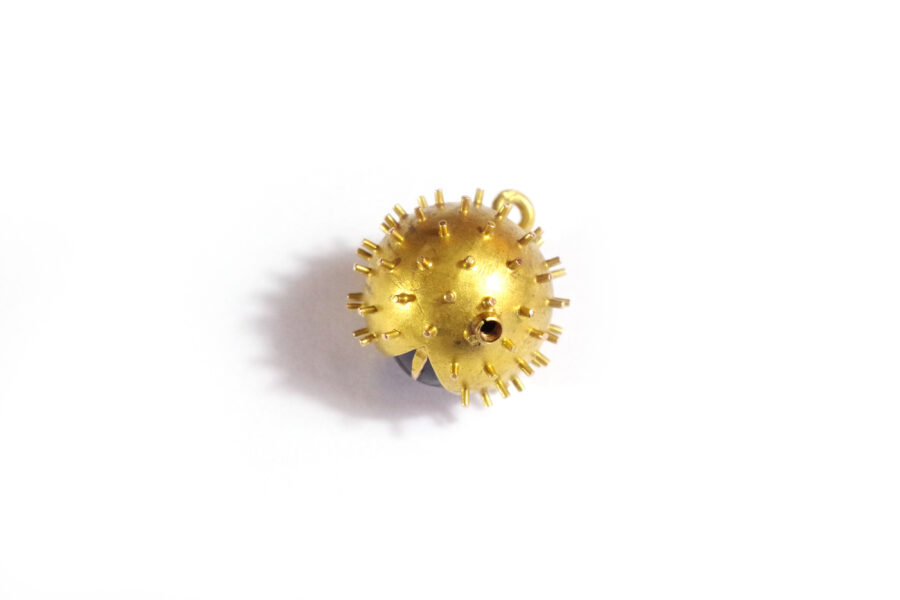 vintage garnet pendant chestnut in gold