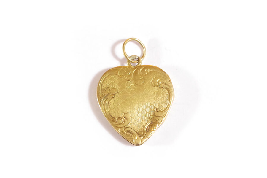 heart locket pendant in gold