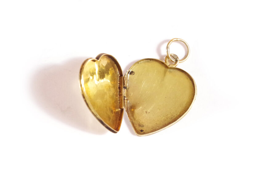 victorian heart locket in gold heart shape