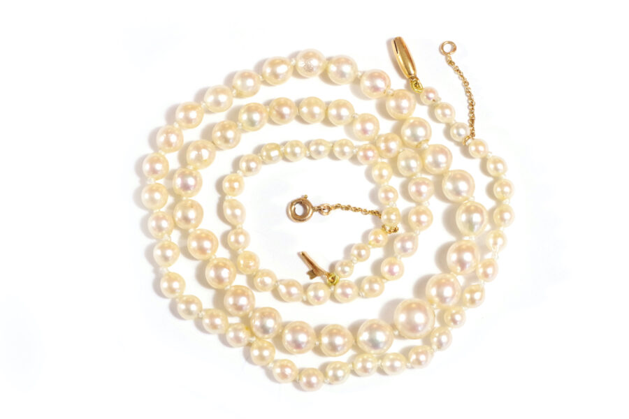 cultured pearl necklace in gold