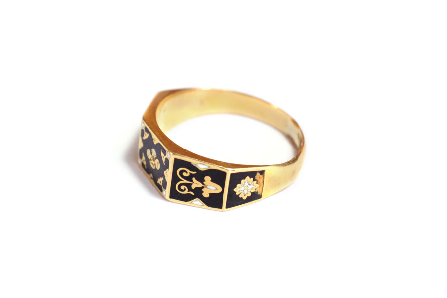 victorian enameled ring in gold