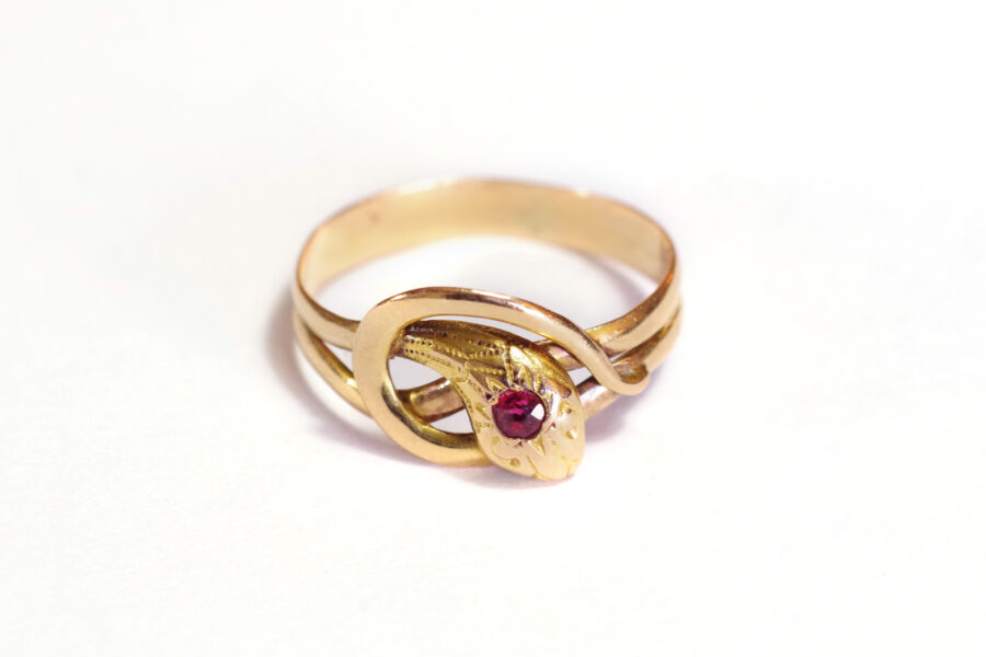 18k gold snake ring red garnet antique jewellery