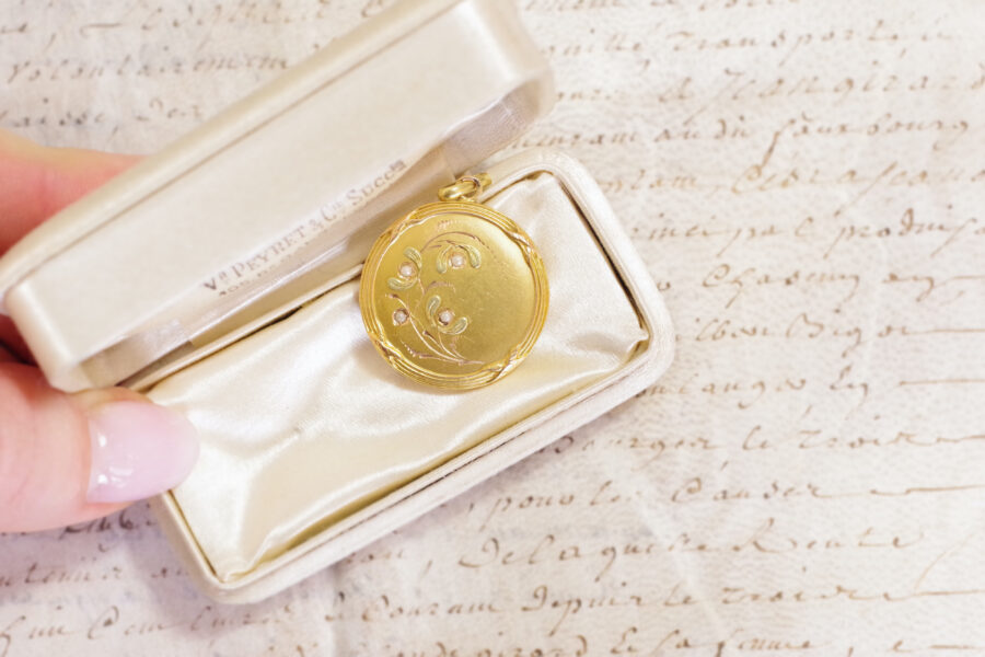 art nouveau gold pendant mistletoe 18k gold antique jewellery