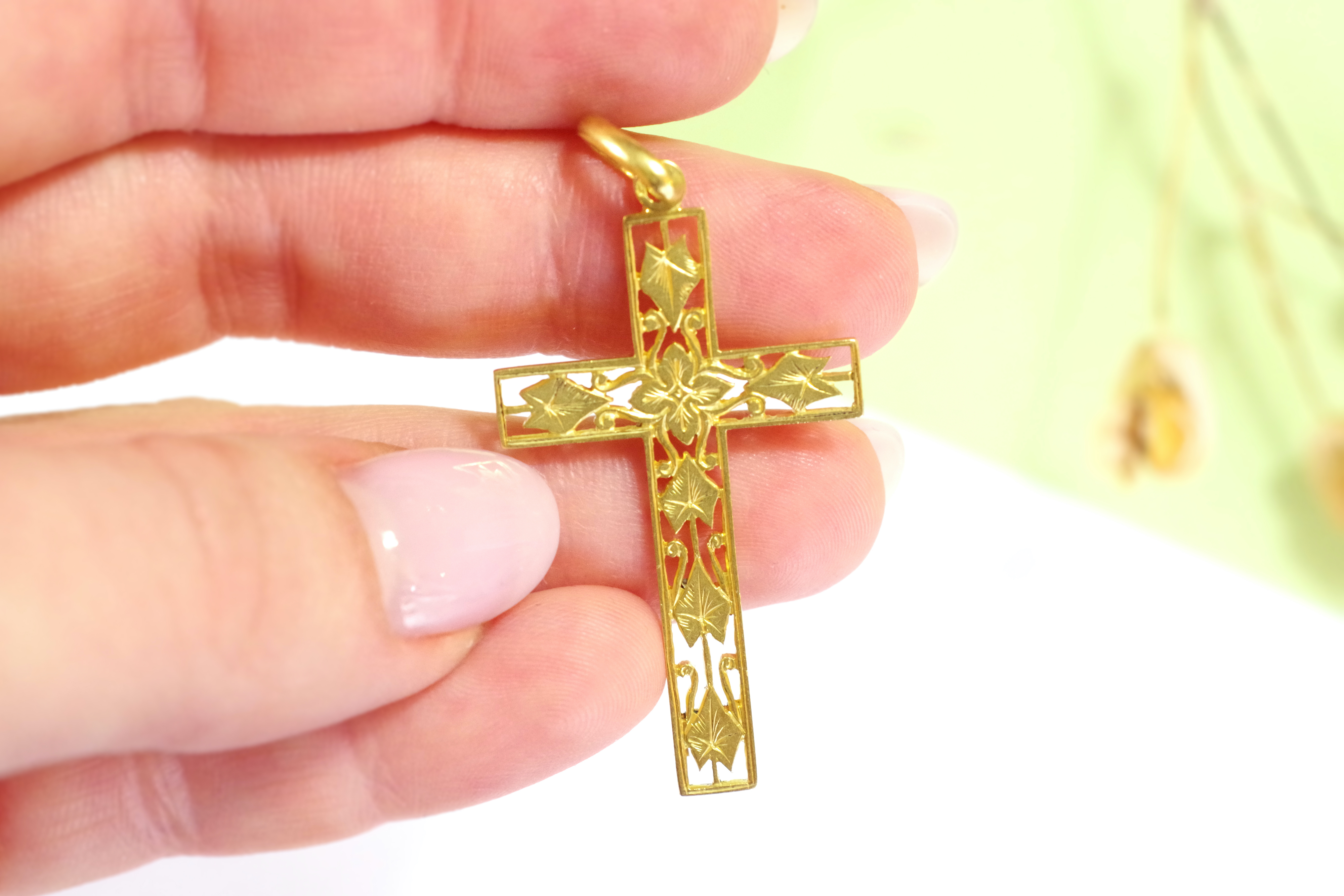 christian cross pendant 18k gold antique jewellery