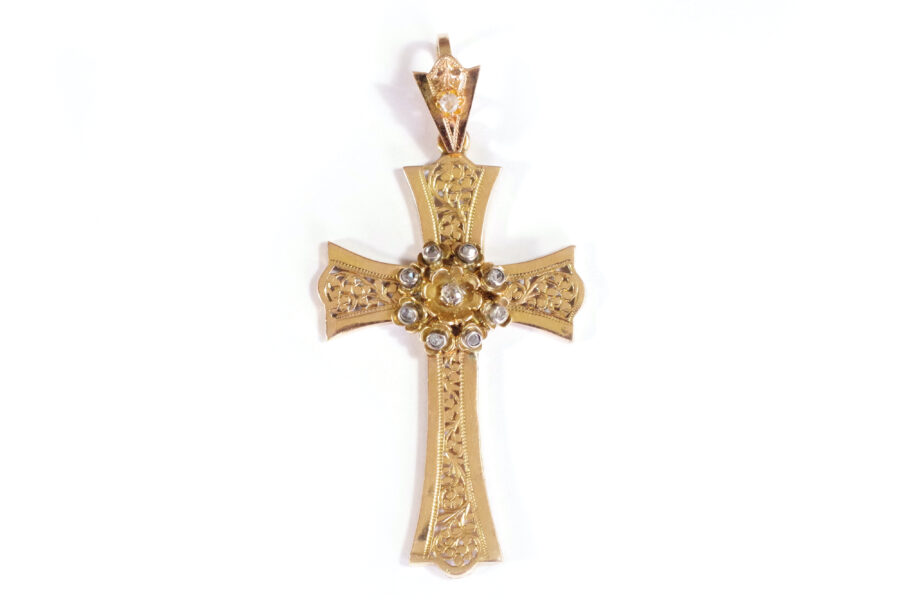 diamond gold cross pendant 18k gold christian jewellery