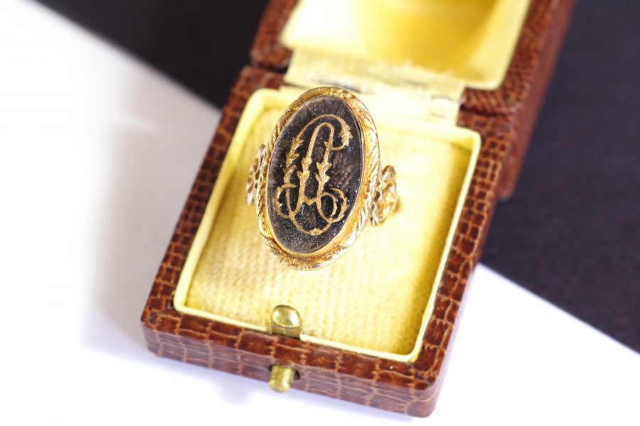Victorian AC signet ring in gold