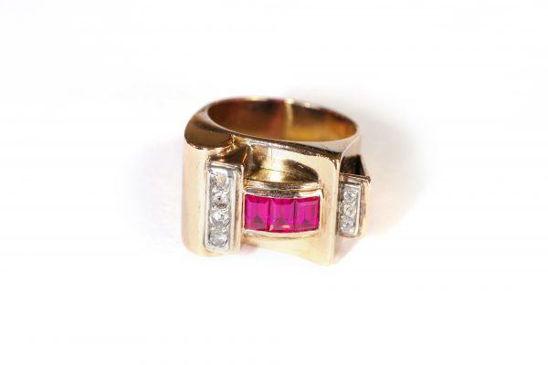 tank geometric ring with rubies