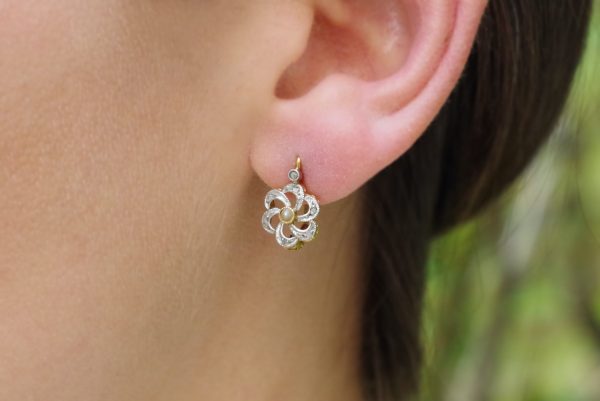 single earring set with diamond