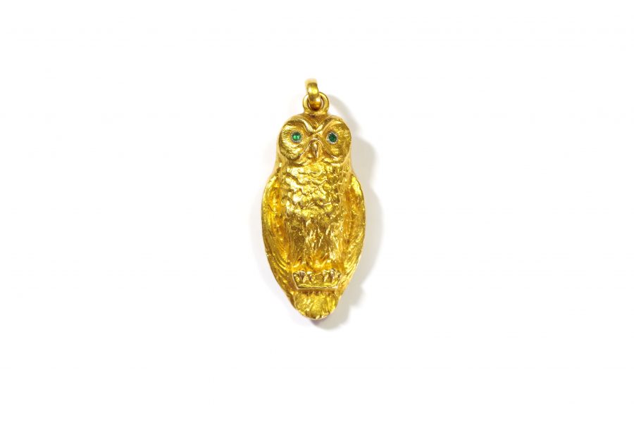 emerald owl pendant in solid gold