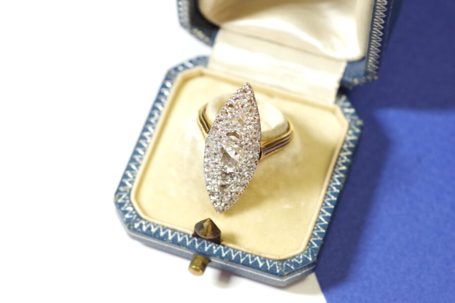 bague marquise ancienne diamants en or 18 karats