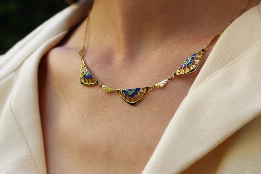 peacock feathers necklace in gold
