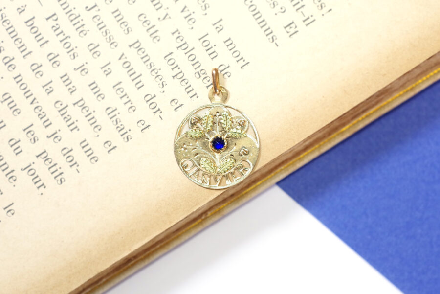 January month medal pendant in gold