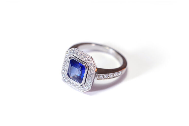 sapphire wedding ring in gold