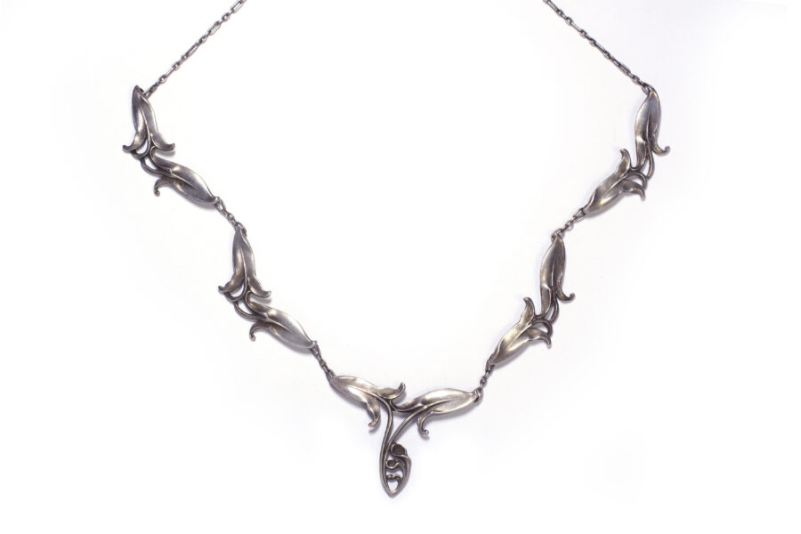 Leaves silver necklace from Art Nouveau period