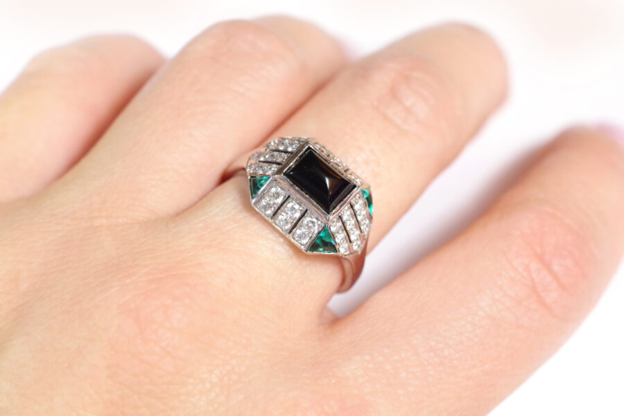 art deco onyx ring in white gold