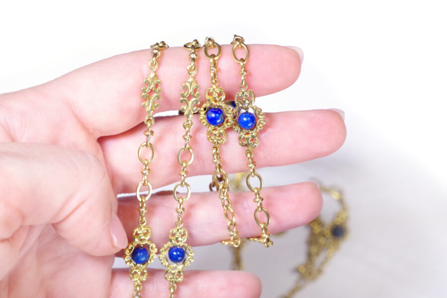 collier ancien en or 18k et lapis lazuli