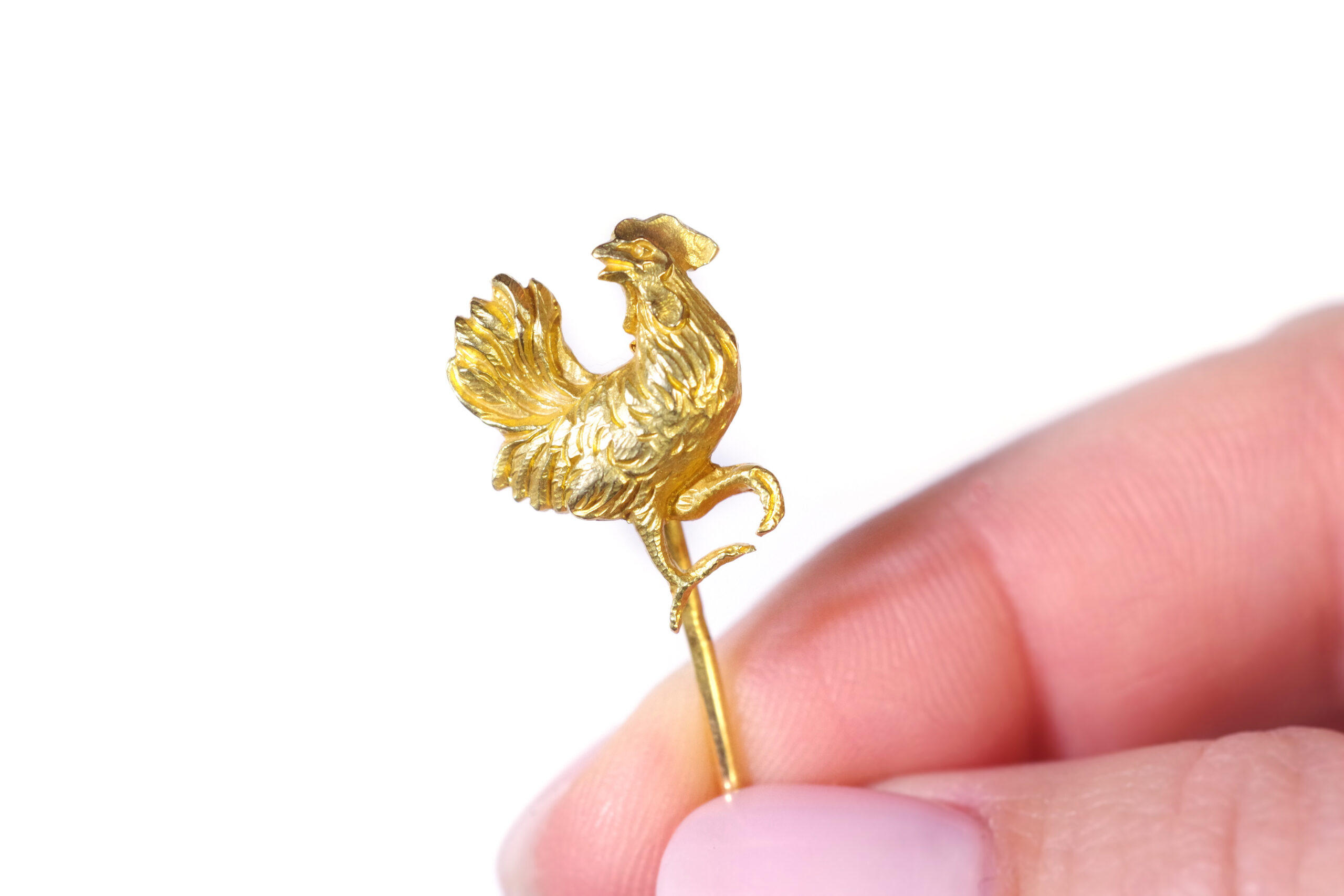 rooster tie pin in gold