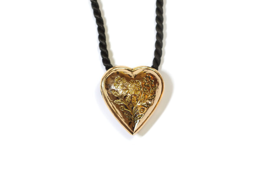 french regional heart pendant in gold