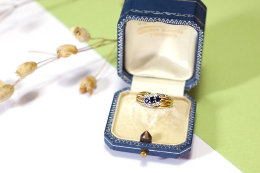 diamond sapphire ring in gold