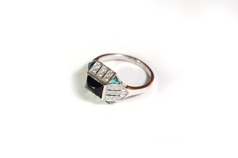 sugar loaf onyx ring in white gold