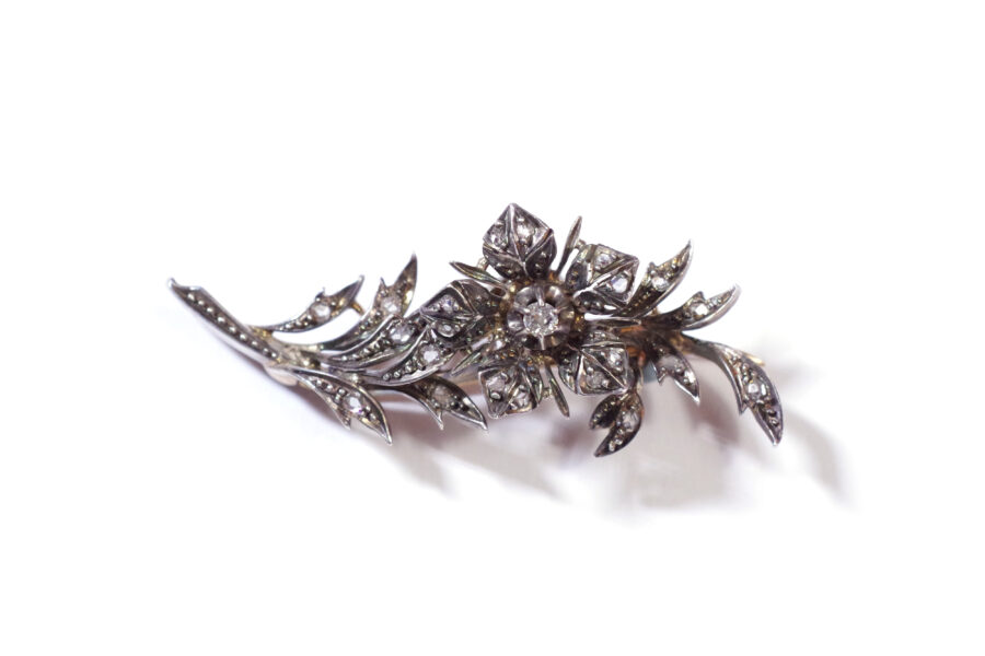 victorian flower diamond brooch tremblant