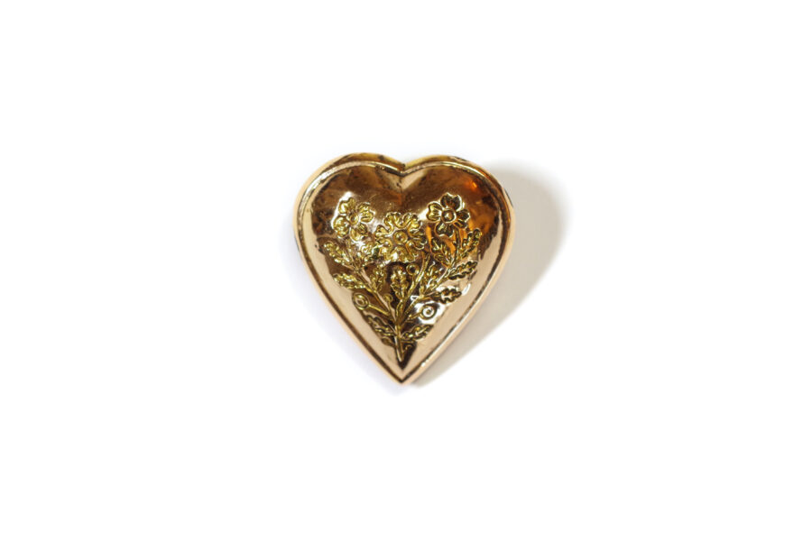french regional heart pendant in gold from normandy