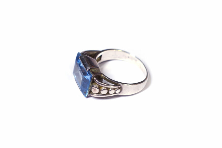 bague spinelle bleue