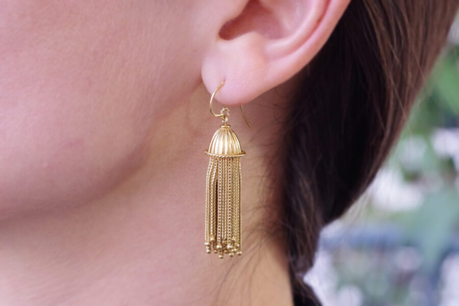 Victorian tassels earrings in gold
