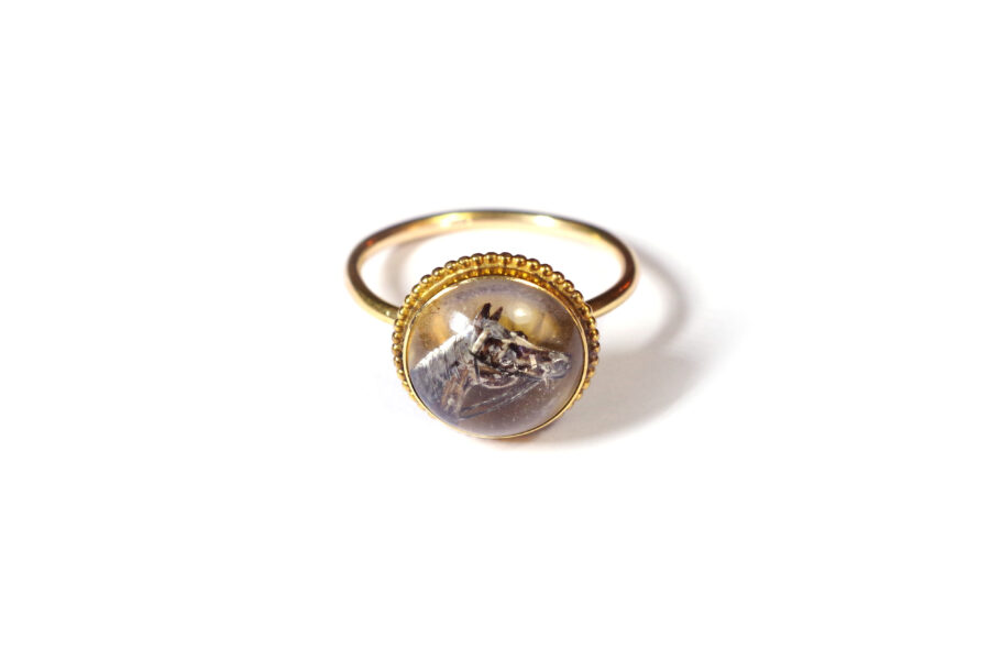 Horse Essex crystal ring in gold
