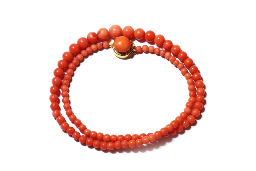 vintage coral pearl with gold clasp