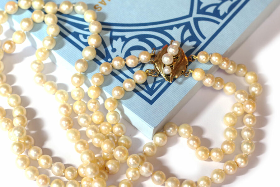 gold clasp pearl necklace