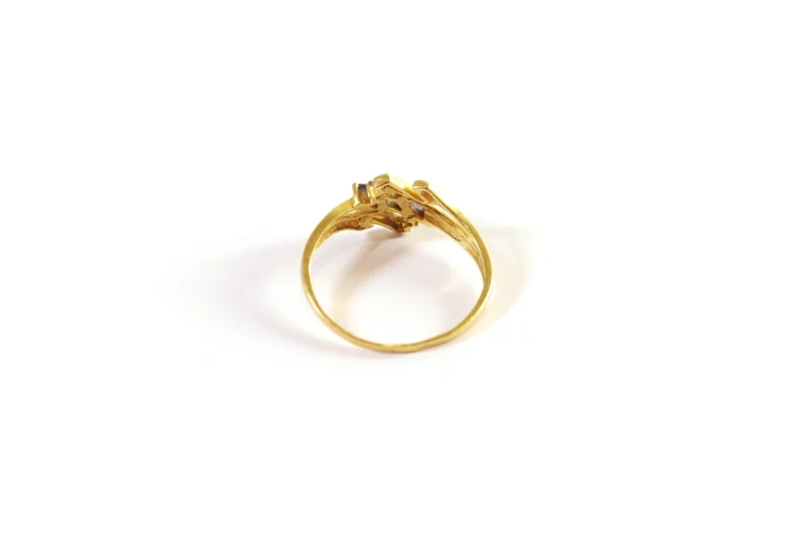vintage gold sapphire ring