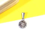 diamond vintage pendant in gold
