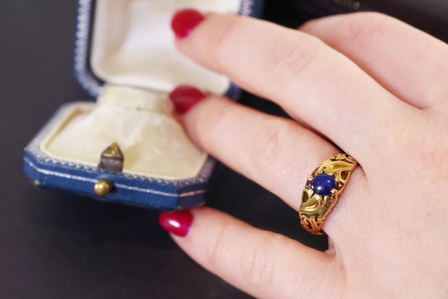 Arts and Crafts sapphire ring