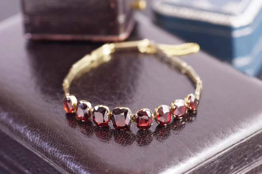9k gold garnet bracelet