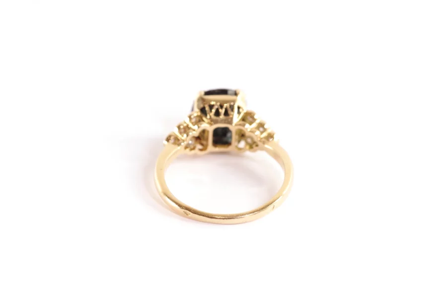 sapphire diamond ring in gold